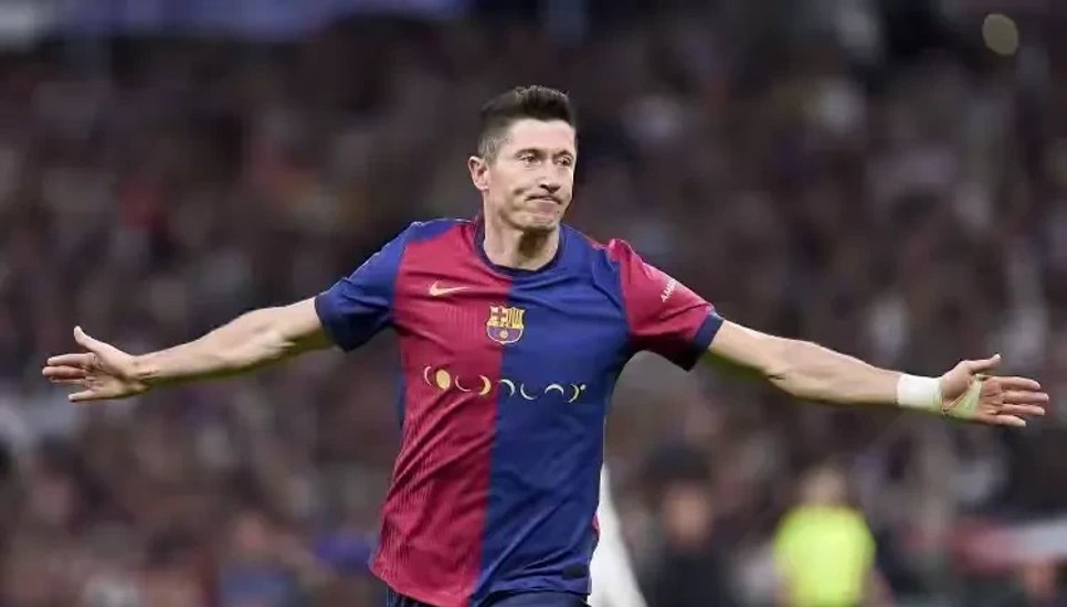 KAIYUN-莱万多夫斯基迎来十二赛季出色发挥，澳大利亚队观众热烈欢呼！