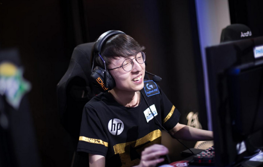 KAIYUN-包含Uzi回归赛场，绝杀首场状态亮眼，德国队观众沸腾！的词条